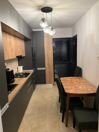 2 camere UltraCentral , mobilat / utilat , finisaje superioare !