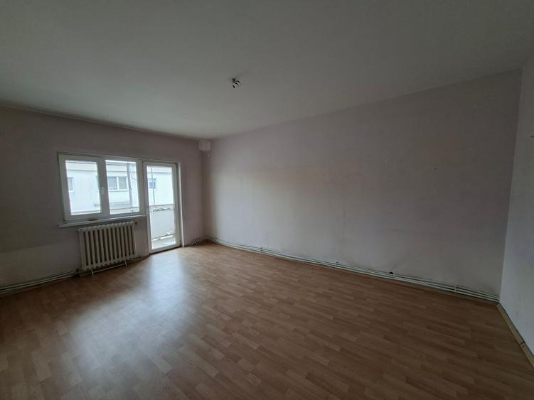De vânzare 3 camere decomandat