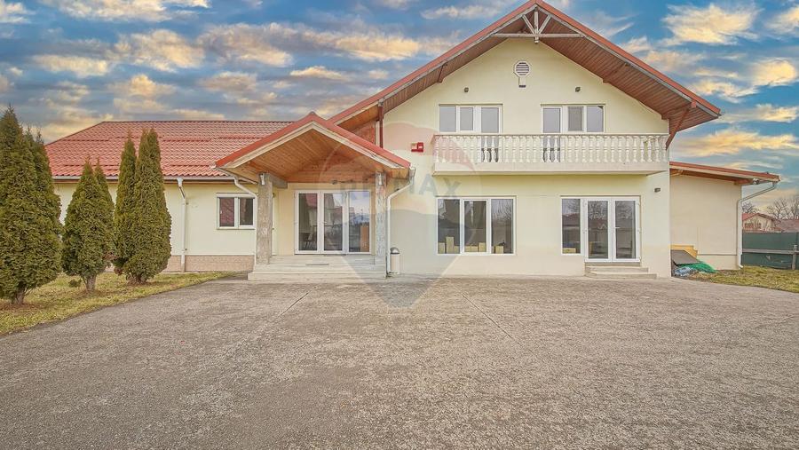 COMISION 0|VILA STUPINI – 1.400 MP TEREN, 295 MP UTILI