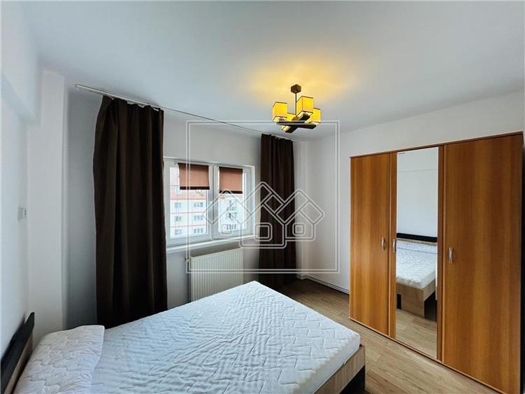 Ap decomandat, 2 camere, balcon, etaj 5/8 - M. Viteazu