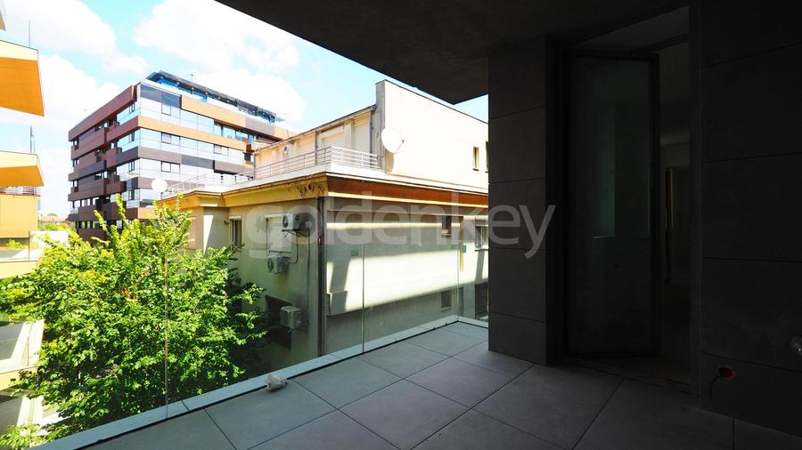 Vedere Lac Floreasca | 4 camere | 3 bai | orientarea sud | 181mpc