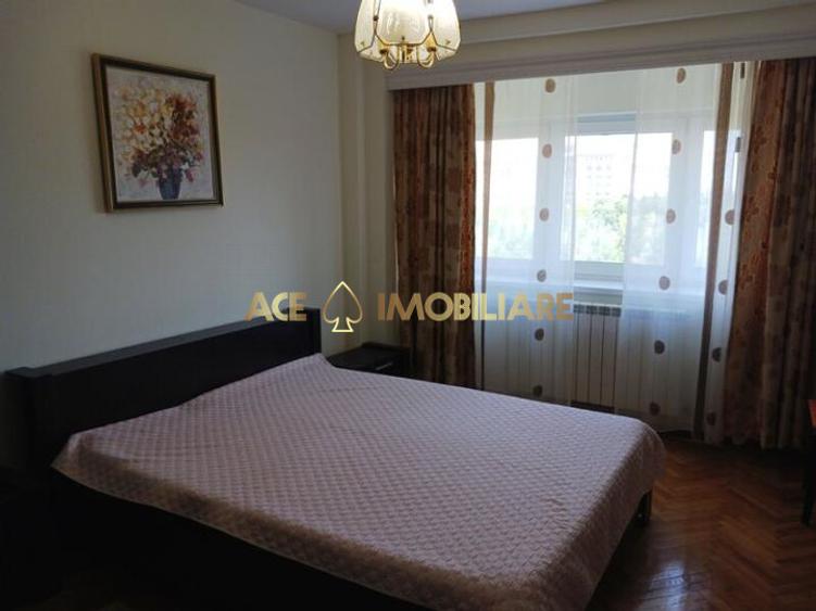 3 Camere de inchiriat | Unirii | Centrala | Parcare |