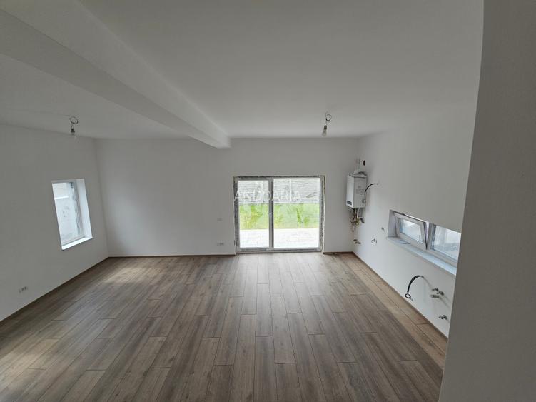 Duplex pe parter despartit  prin dressing - 4