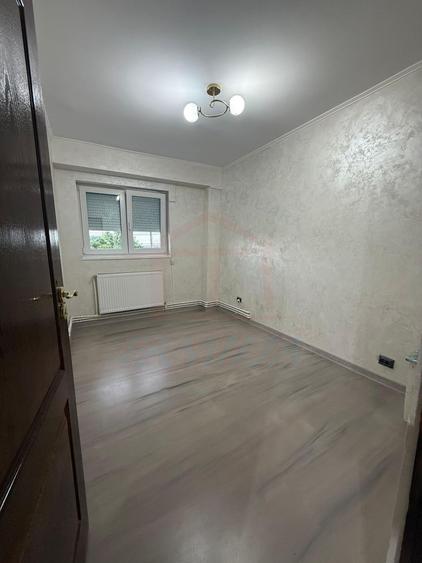 🏡 De închiriat 3 camere nemobiltate, Port, 500 Euro/luna
