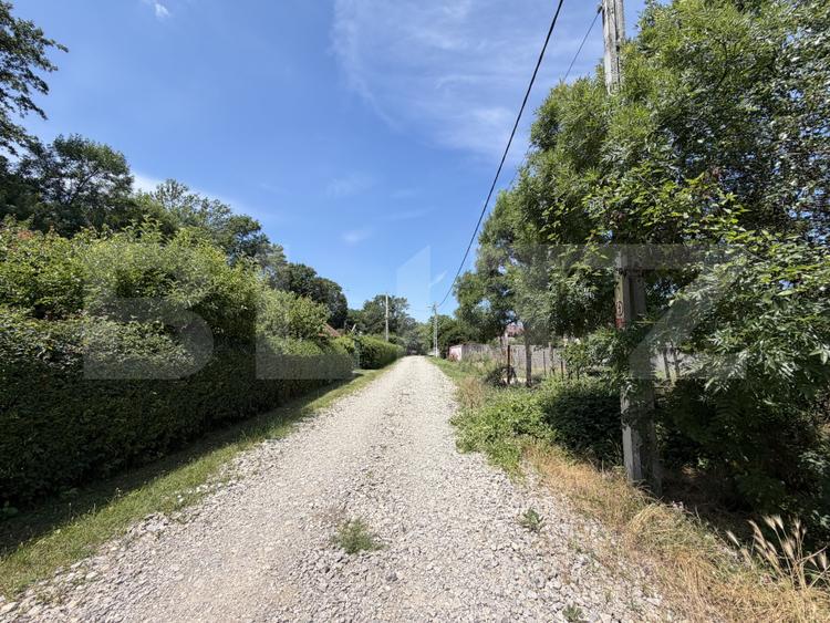 Teren cu casa de vanzare Tuglui, 2200 mp, aproape de padure