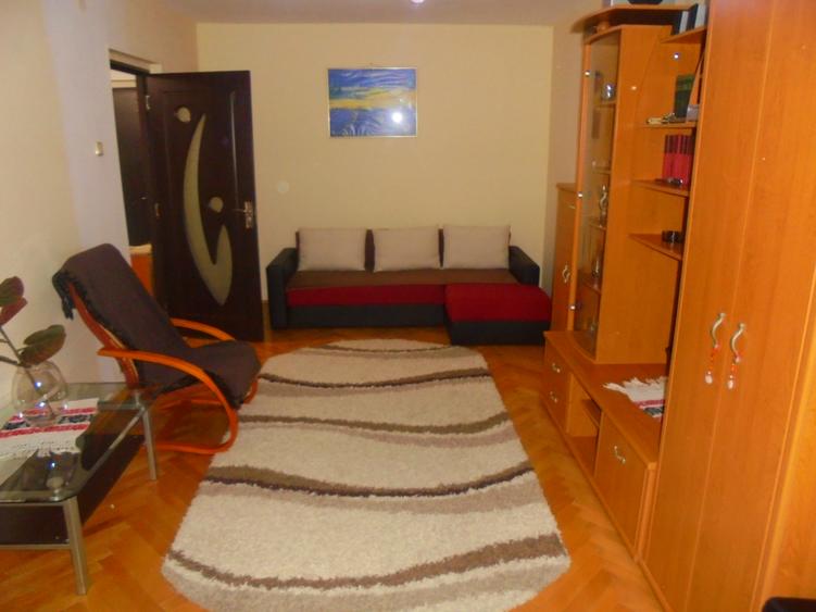 Vand sau inchiriez apartament 2 camere dec.  Deva, Balcescu, etaj 3, mobilat