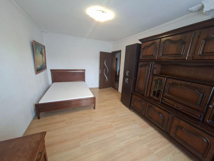Apartament 2 camere decomandat, zona Podu de Fier