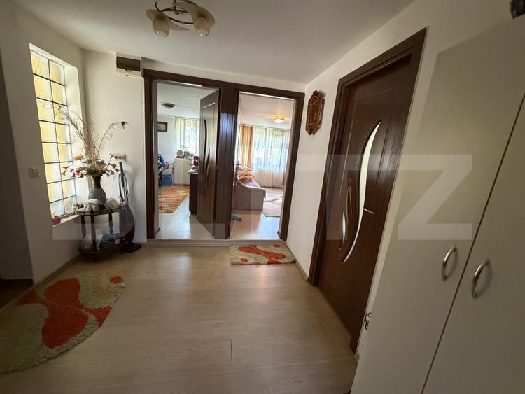 Casa 2 camere, 70 mp, teren 1600 mp, zona Ciumarna