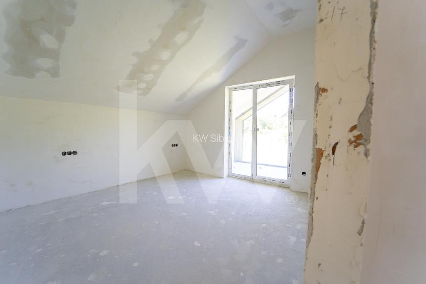Casă arhitectură modernă cu panoramă spre Munții Făgăraș și Cetatea Cisnădioara - 37
