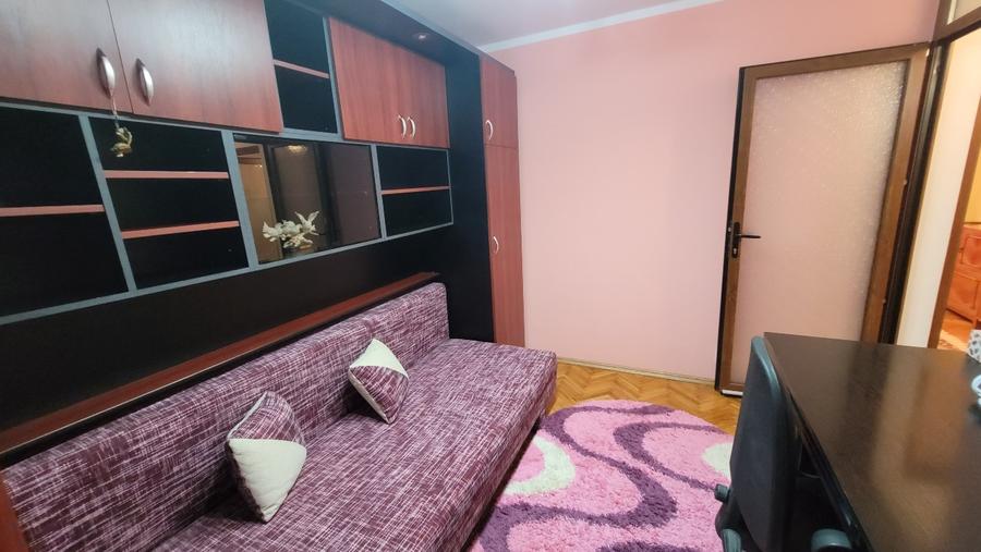 Inchiriez apartament 2 camere + loc de parcare, Micalaca zona 500