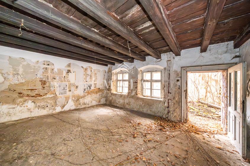 Casă cu 9 camere și curte proprie – Centru Istoric Sibiu