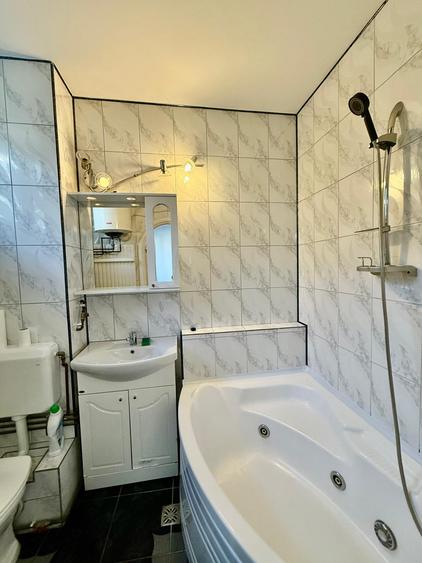 Apartament de vanzare 3 camere zona Unirii, Bucuresti 73 mp
