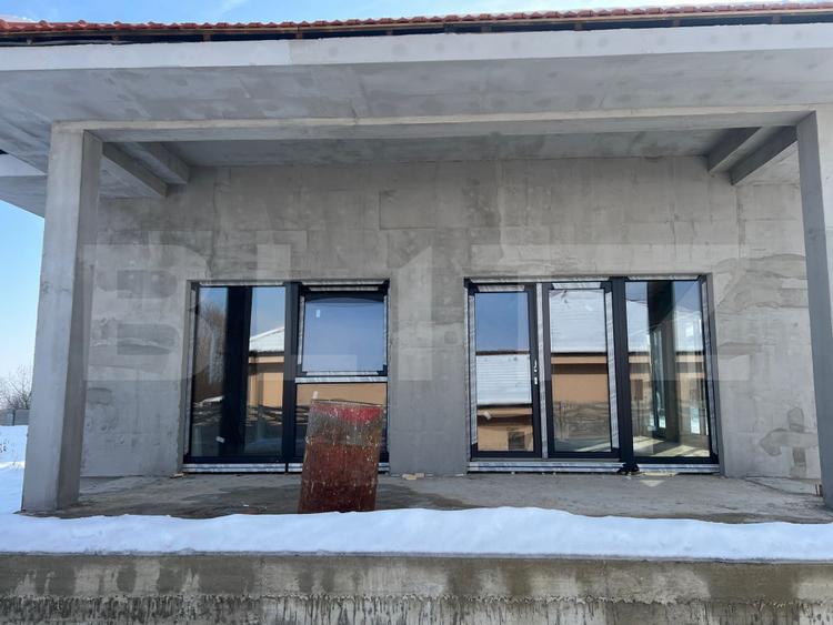 Casă 4 camere predare la gri, 110 mp, zona Micesti