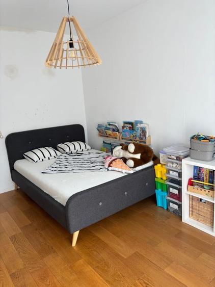 Apartament cu 3 camere semidecomandat în Florești