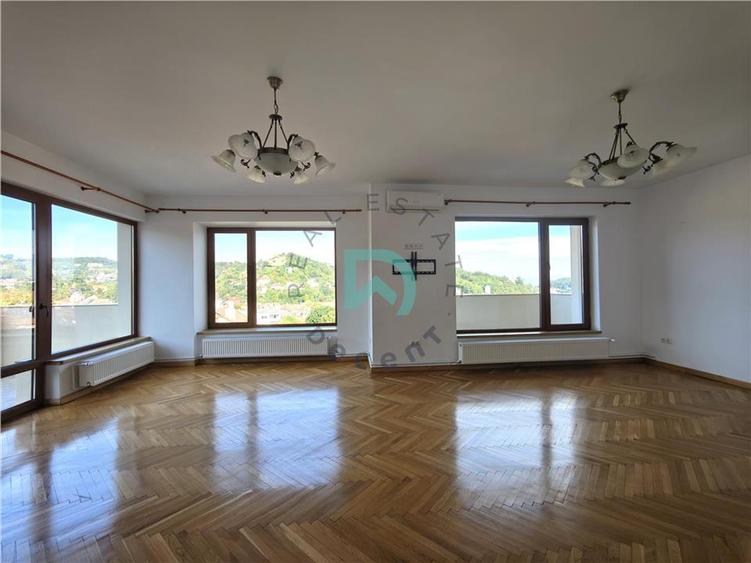 Închiriez 3 camere, Centrul Istoric, Brașov