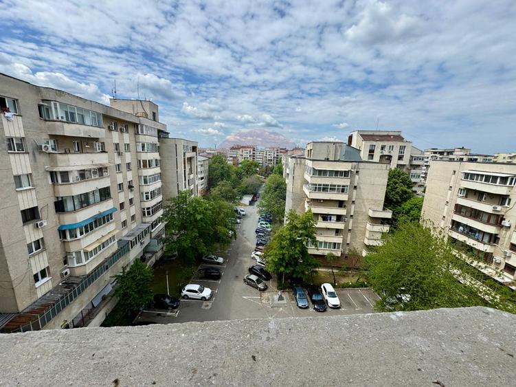 Apartament cu 4 camere de vânzare în zona Ultracentral