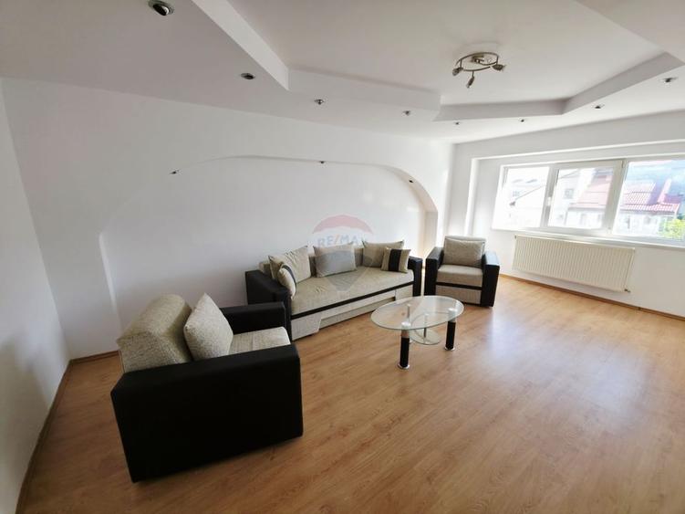 Apartament cu 2 camere de vânzare în zona 1 Mai