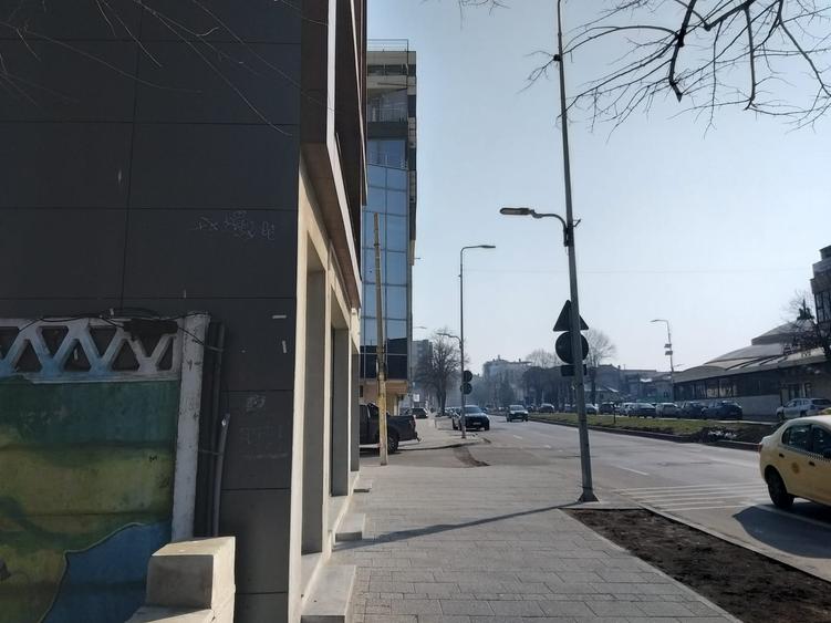 Bd. Mamaia -Univ. Ovidius -cladire de birouri / spatii comerciale de vanzare