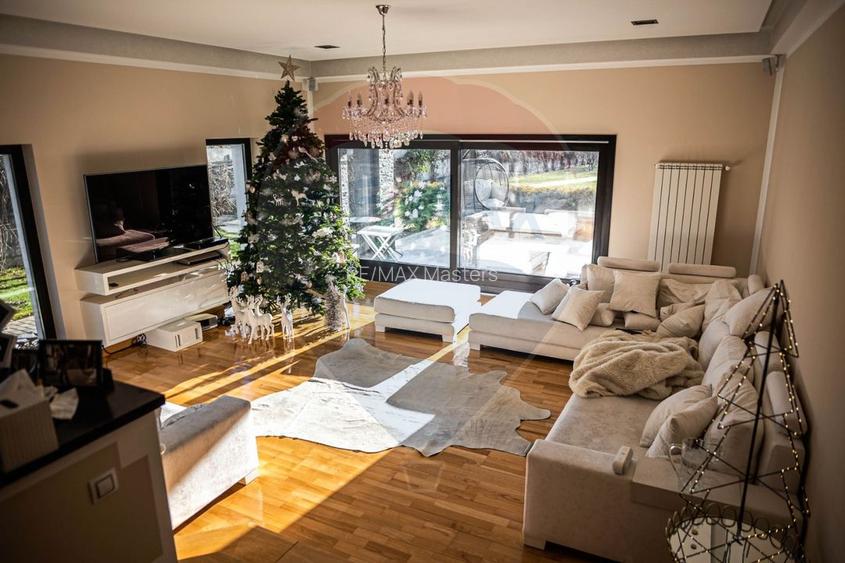 Casă / Vilă de lux cu 6 camere de vânzare în Șcheia, Suceava - 35