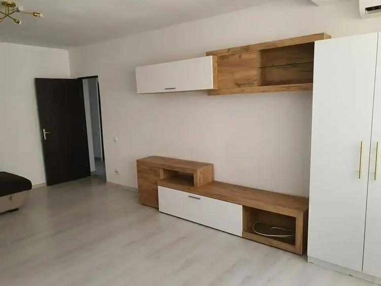 Apartament 3 camere Metrou 1 Decembrie loc parcare inclus in pret
