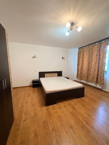 Apartament in vila, etaj 1, total 4 camere cu 120 mp, 3 bai, 2 parcari