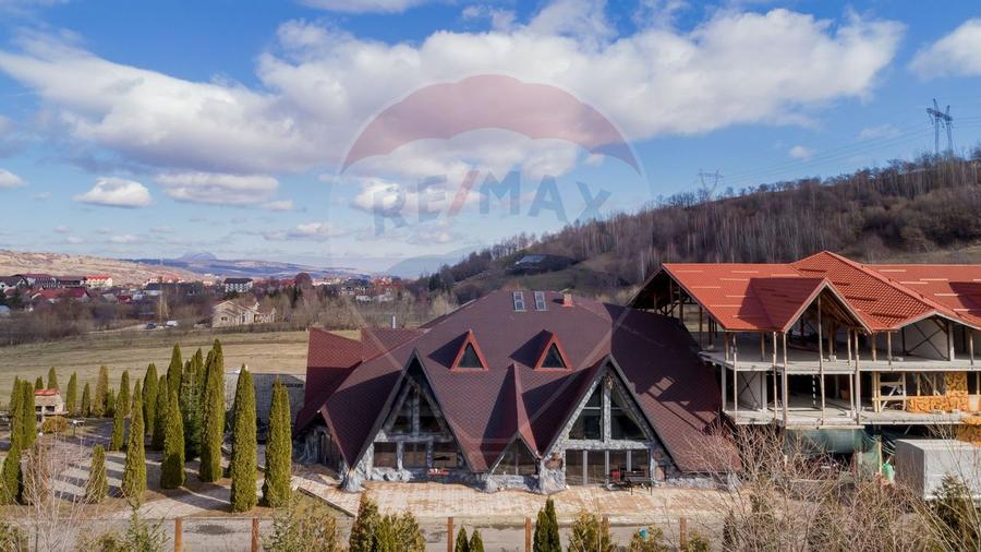 Complex turistic + restaurant la intrare Bran – 47 camere 11.627 mp