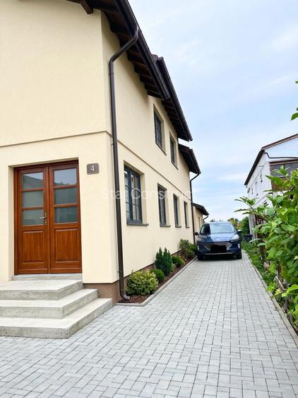 Casa la rosu - 25 km pana in Bucuresti - living 36mp - 4