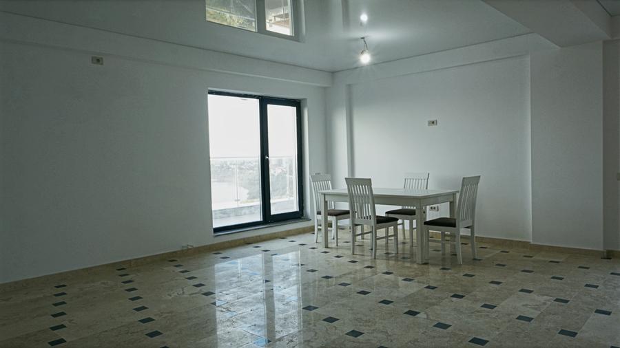 Penthouse 4 cam 245mp, terasa 106mp, Mamaia-Nord