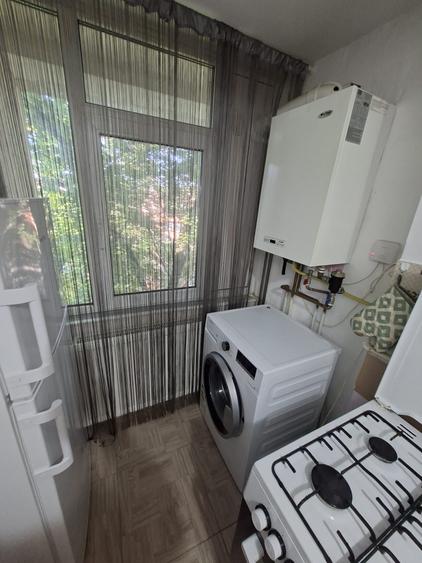 Apartament cu 2 camere, zona Podu Ros