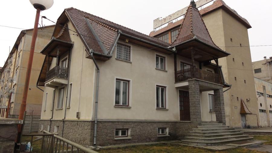 Cladire , Ozun, Covasna
