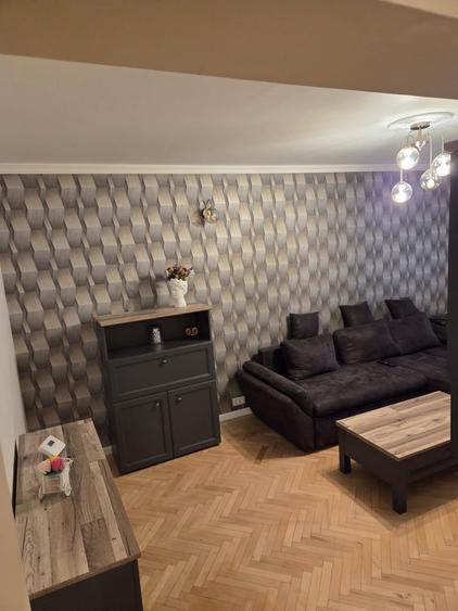 Închiriere Apartament 3 camere Decomandat Rahova, Parcare Inclusă, Centrală