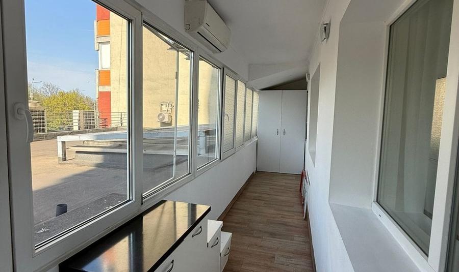 Apartament 3 camere cu terasa mare si vedere la parcul Tei