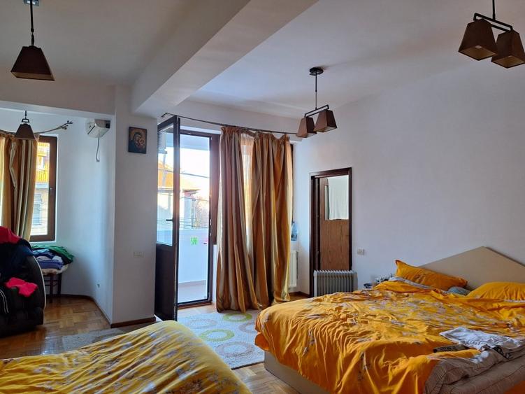 Resedinta deosebita,constr 2012,parc Carol 10min,7 camere,7 bai,2 locuri parcare