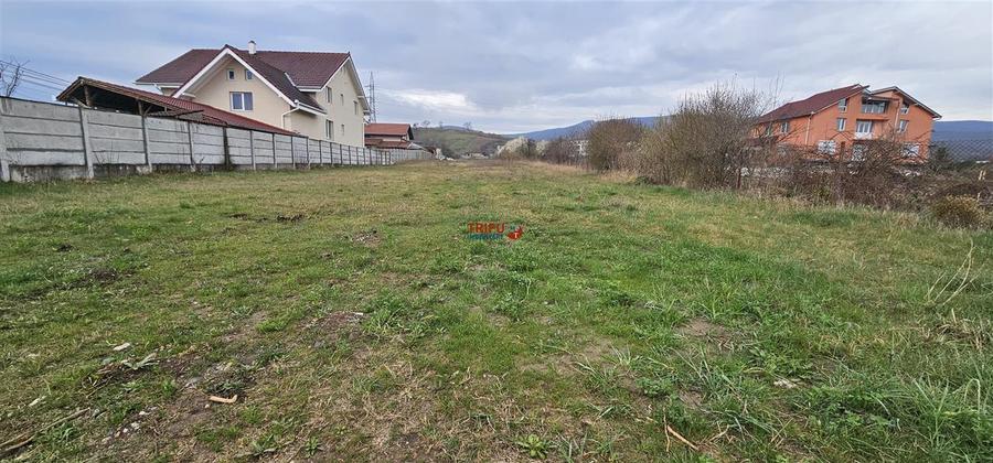Teren de vanzare 1800 mp cu utilitati