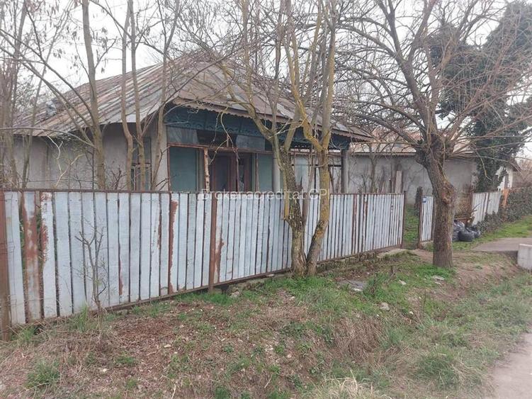 De vanzare Teren 1085 mp cu casa demolabila, Padureni, com. Buturugeni - 3