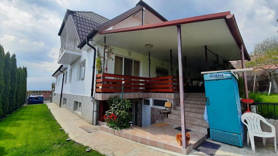 Casa moderna, foarte spatioasa, cu 1500 mp teren, în Dambul Rotund