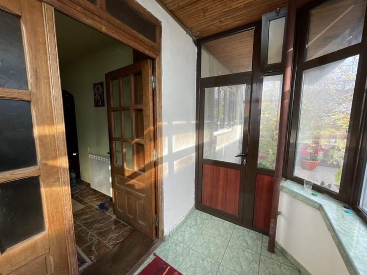 Vila D+P+1E,10 cam,pretabila activitati economice sau birouri,T- 820 mp or.jos