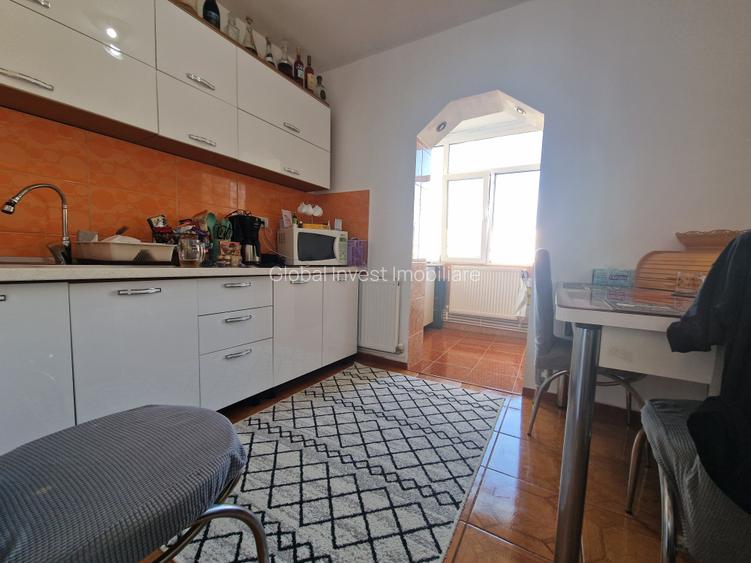Navodari(Sud)- 3 camere decomandate confort 0, parcare, gaze - 87.000euro - 9
