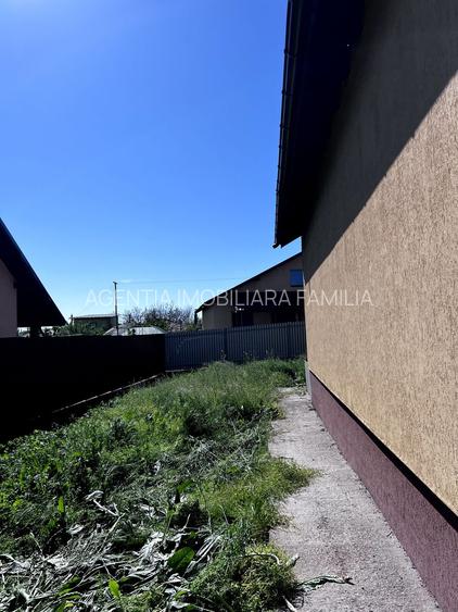 Vanzare casa P+M in Sendreni( in spatele Primariei), pret 92.500 euro - 2