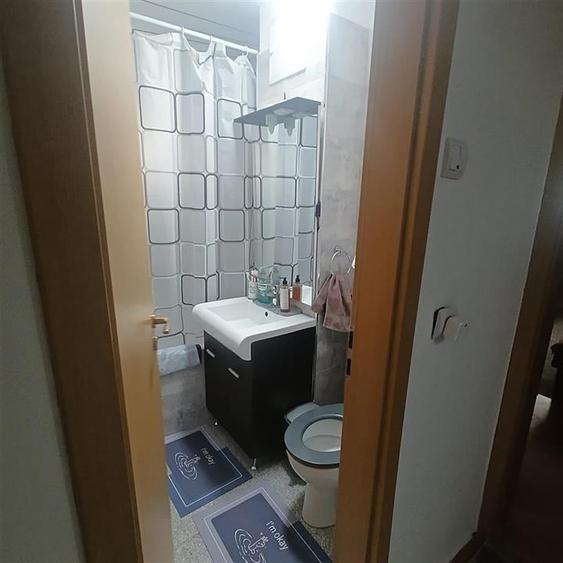 Apertament 2 camere decomandat balcon pivnita zona Valea Aurie