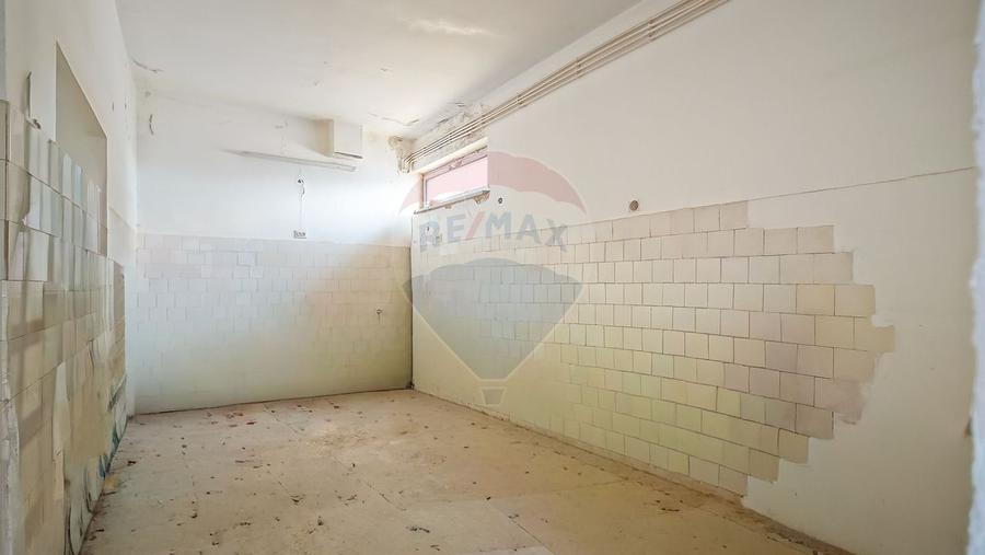 Spații comerciale de închiriat în Bod, suprafață 535 mp, 3 intrări