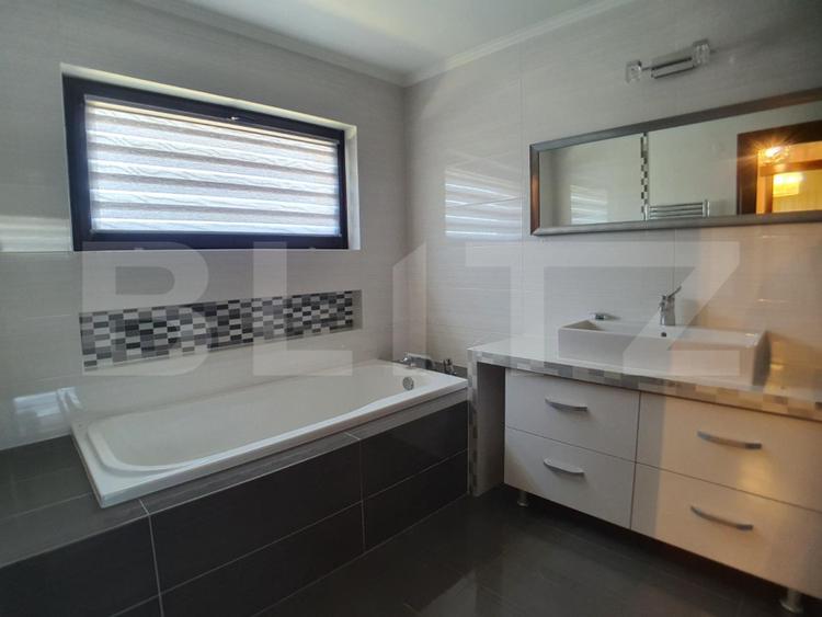 Casa 220mp, 3 dormitoare, curte 15 ari!