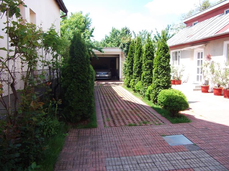 Vand casa in Deva, zona ultracentrala, constructie realizata in anul 2000