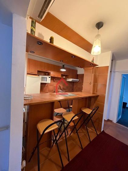 Apartament cu 3 camere, Decomandat, Piata Unirii-Ultra Central