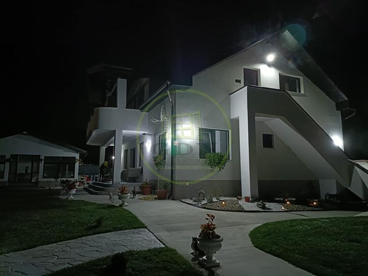 Casa noua 8 camere de vanzare in Victoria jud. Brasov