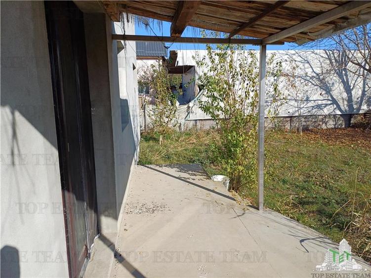 Vila cu 3 Camere si teren de 700 mp de vanzare in Frumusani