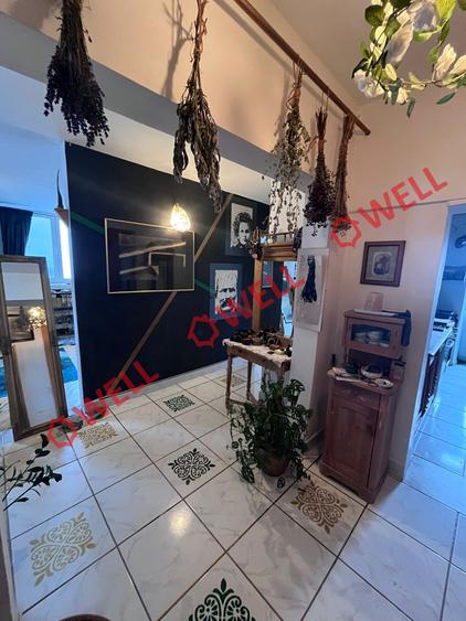 De vânzare Apartament recompartimentat din 3 camere, în 2 camere!