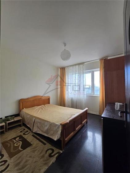 Etaj 2 - Podu Ros Cantemir, ap 2 camere, liber