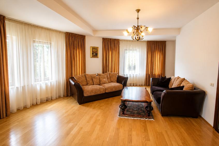 Vilă individuală 6 camere cu 553 mp teren vis a vis Pădurea Băneasa