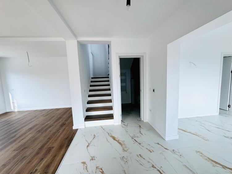 Casa 4 camere, arhitectura moderna ,Tomesti